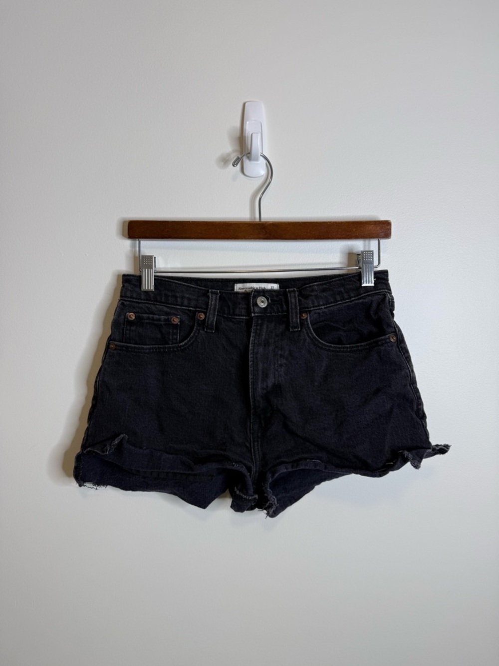 Abercrombie & Fitch High Rise Mom Short curve love black size 27/4